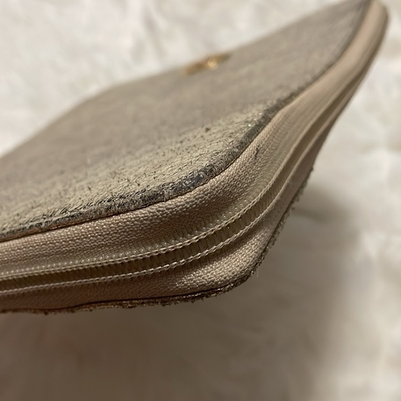 💖 Tory Burch Gold Ipad case - Picture 6 of 6